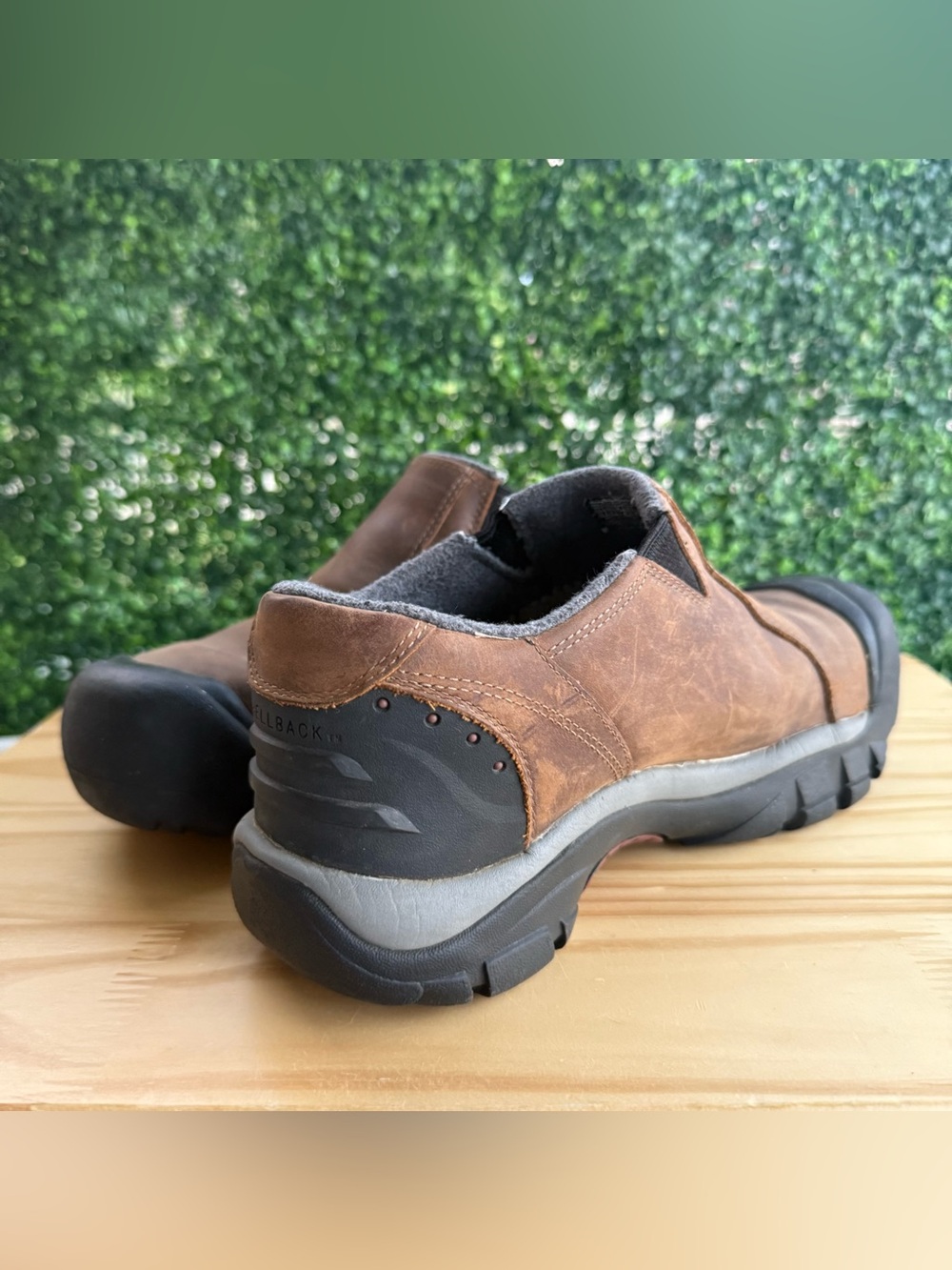 KEEN Brixen Low Men’s 10 Brown Leather Waterproof Insulated Slip-On - Picture 2 of 9